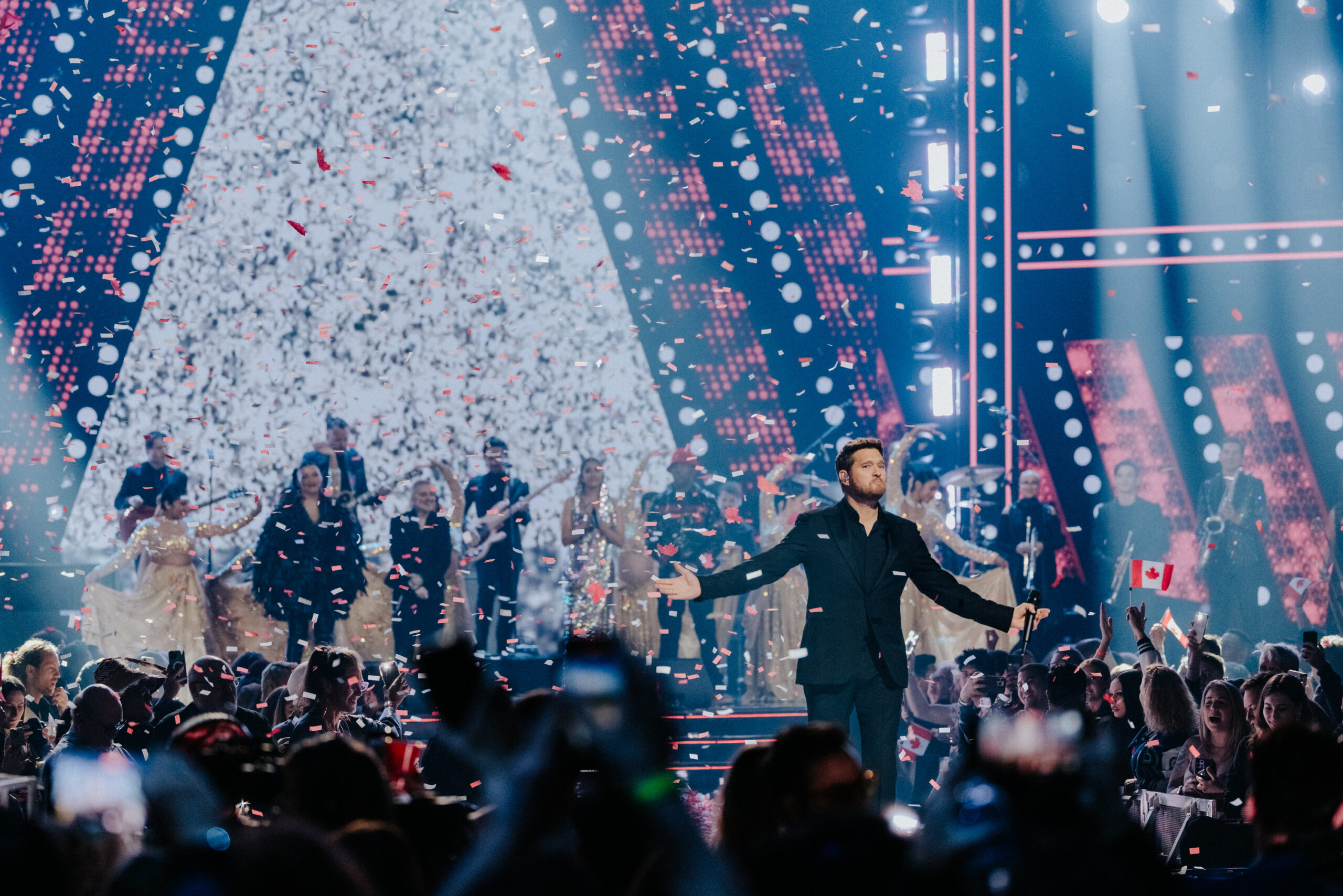 MichaelBuble Medley RogersArena March30 2025 PhotoCredit CARAS LindseyBlane 8