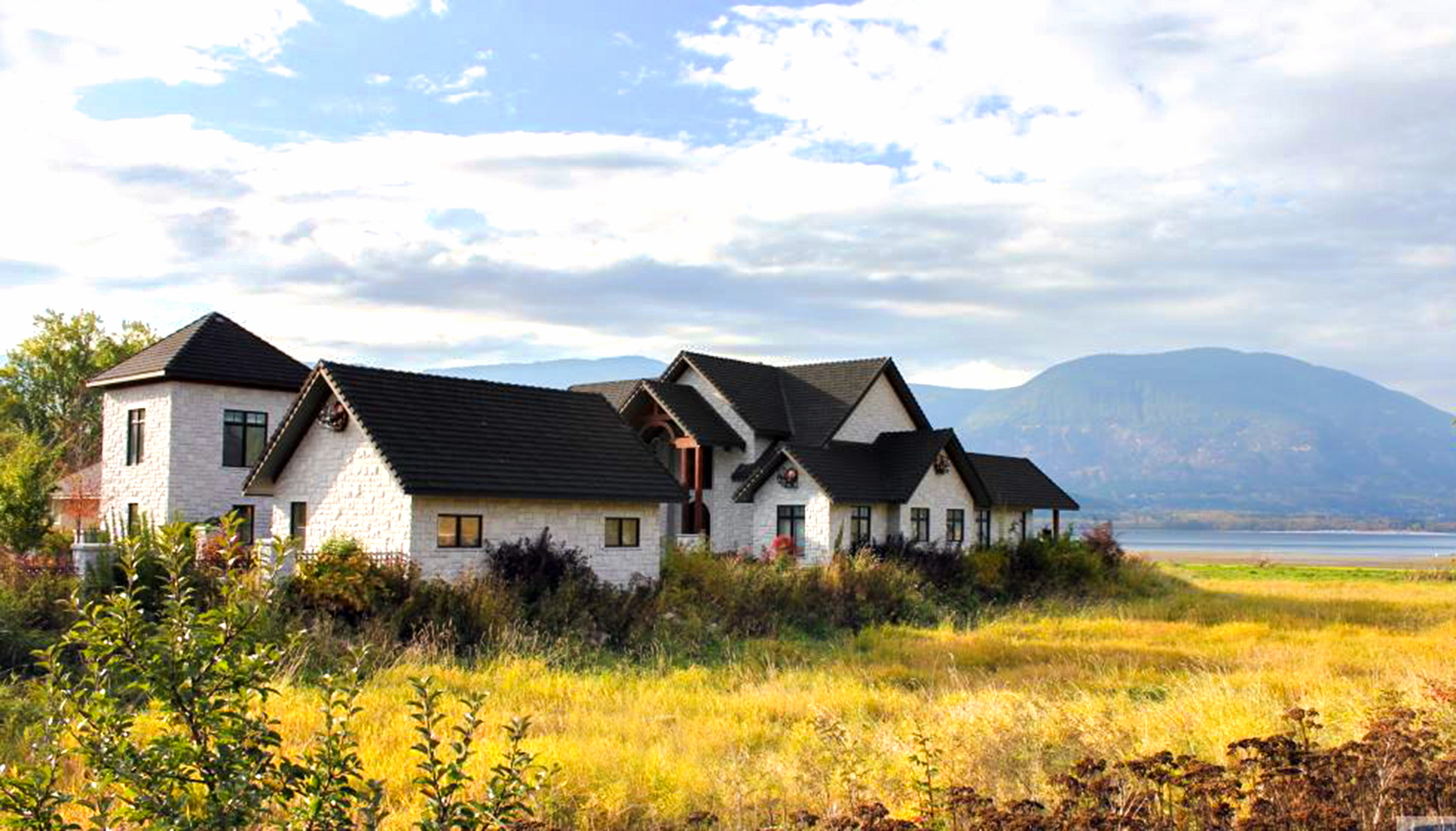 COUNTRY MANSION198164