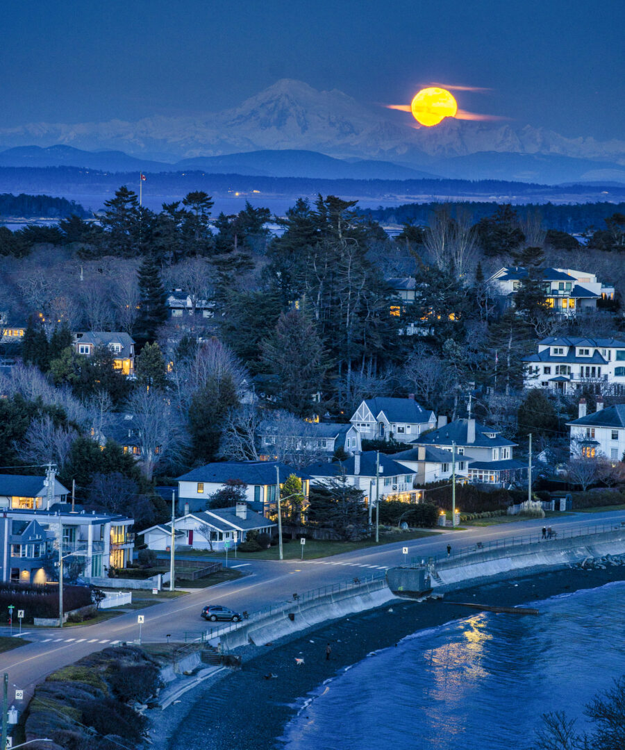 Copy Of 9W9A4023 Moon Over Gonzales At Night